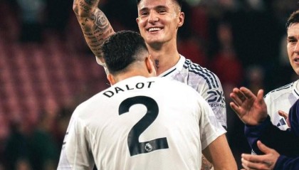 萨哈：谢什科应该学习伊布，在每场比赛中都保持那种自信